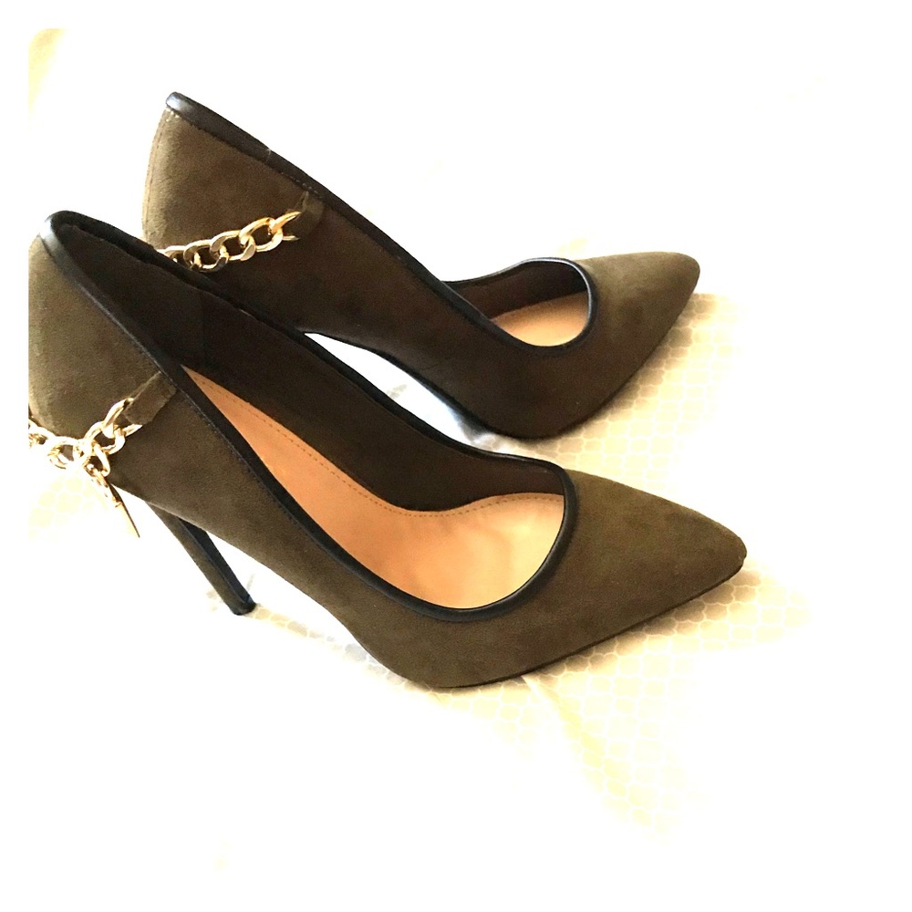 Suede pumps